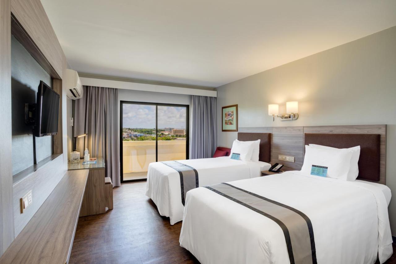 Guam Plaza Resort Tumon Bagian luar foto
