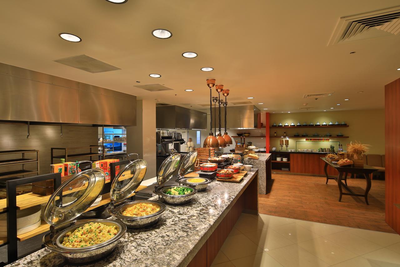 Guam Plaza Resort Tumon Bagian luar foto